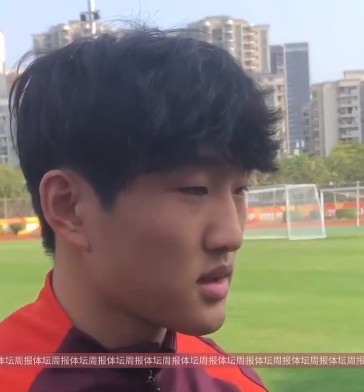 孙康博：与沙特国青差距不大有的一踢，放平心态不要想太多