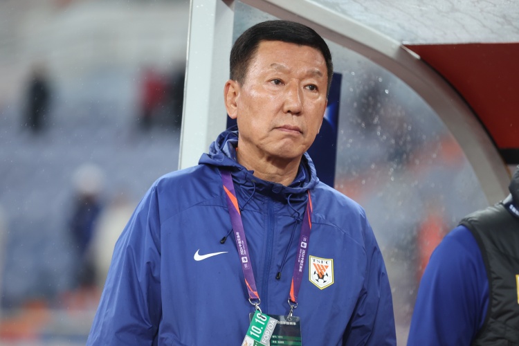 鲁媒：2025赛季是崔康熙合同年，若率泰山夺冠将证明其执教能力
